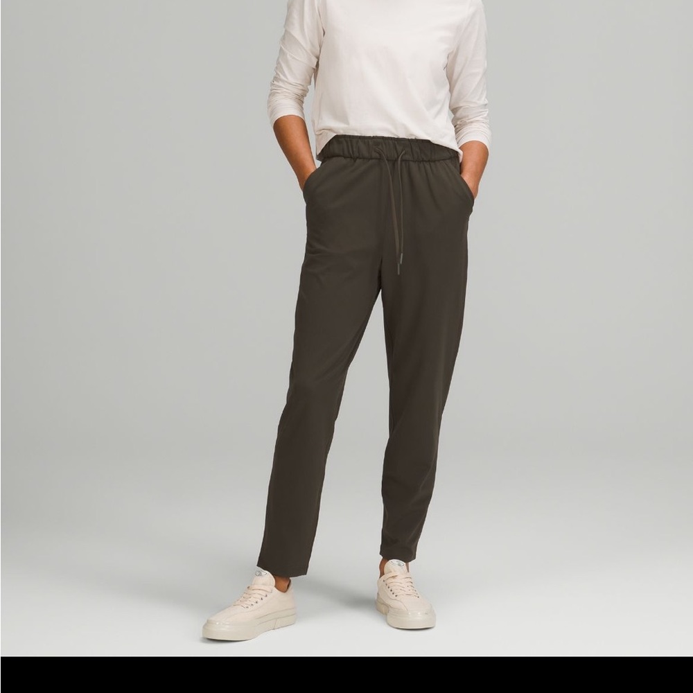 Lululemon pants size 6
